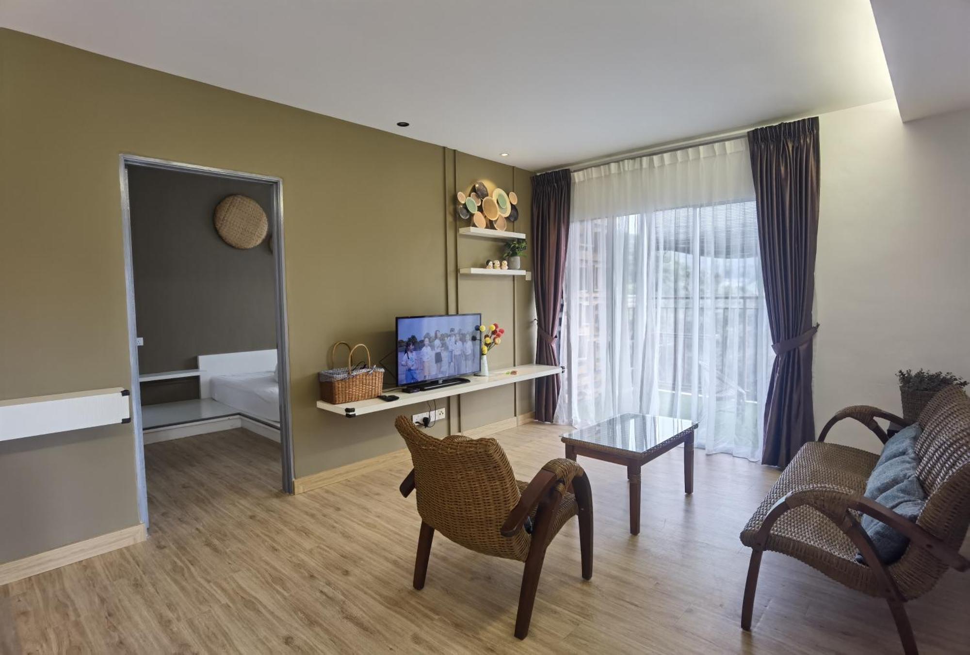 Emerald Avenue Cozy 3r3b 830 Apartment *